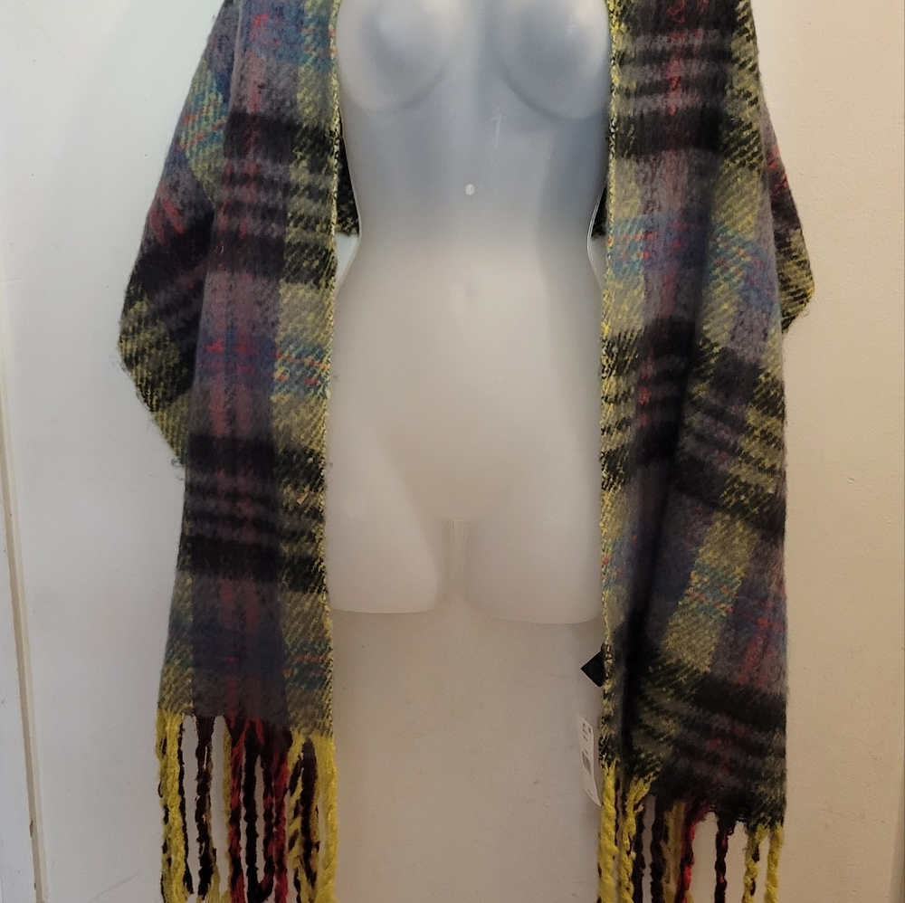 NWT Steve Madden Large Plaid Fringe Oversized Scarf Wrap Sweater One Size